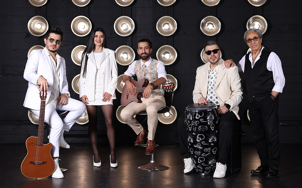 EverBand by Black Cats