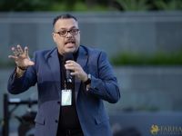 2023 Shahin Najafi at Grand Performances   16