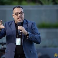 2023 Shahin Najafi at Grand Performances   16