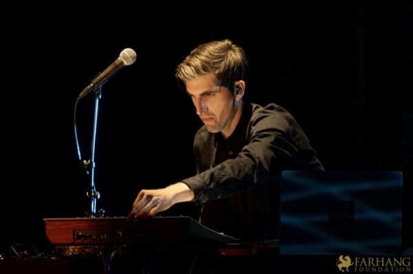 NIYAZ THE FOURTH LIGHT   033