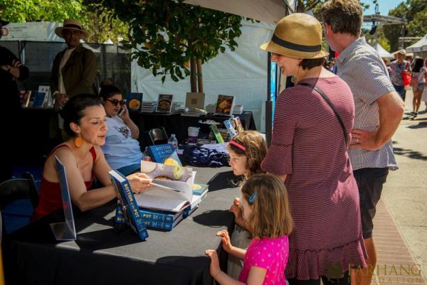 2019 IRAN THROUGH BOOKS  109