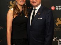 On The Red Carpet   Farhang Gala 004