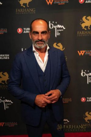 On The Red Carpet   Farhang Gala 051