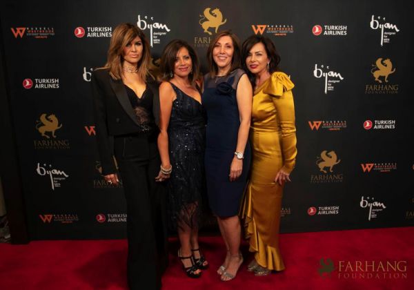 On The Red Carpet   Farhang Gala 100