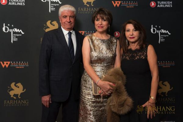 On The Red Carpet   Farhang Gala 240